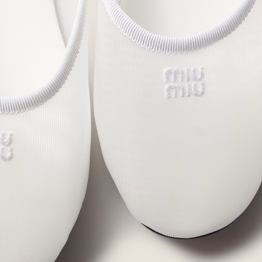 Mesh fabric slippers
