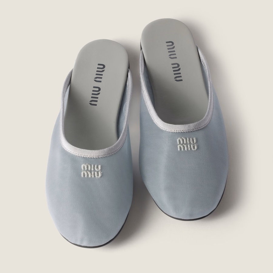 Mesh fabric slippers