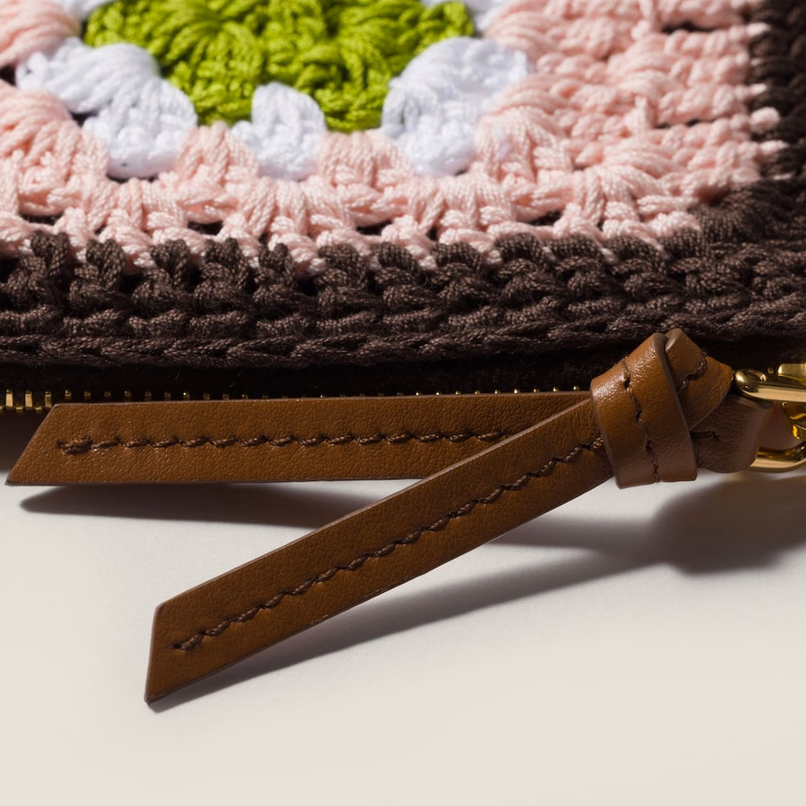 Crochet zipper pouch