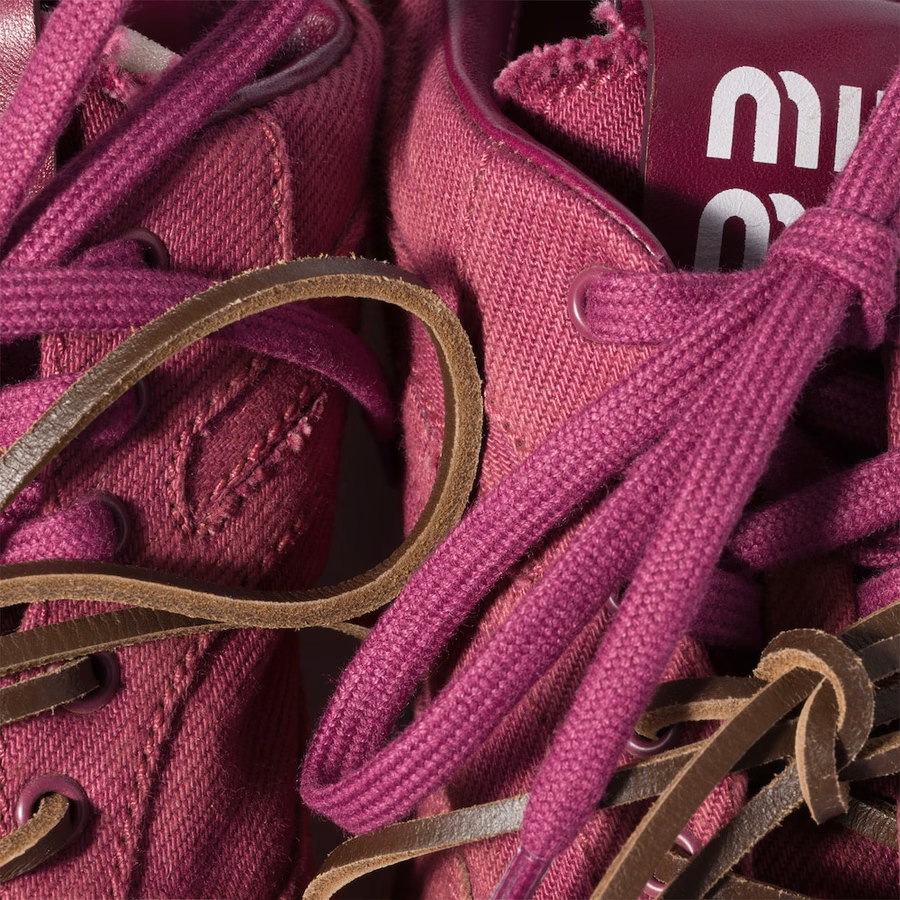 Gymnasium gabardine sneakers