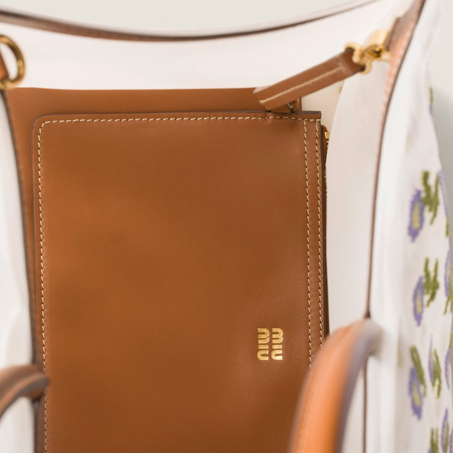 Embroidered mesh shopping bag